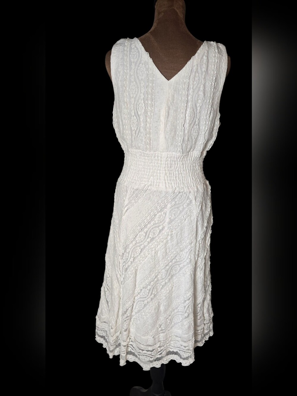 Women's White Eyelet V-Neck Dress Smocked Lace Beachy Resort Wedding Size 6 - Picture 2 of 10